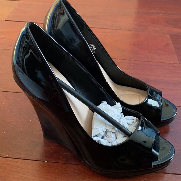 Black Pump heels, brand new - Picture 2 of 5